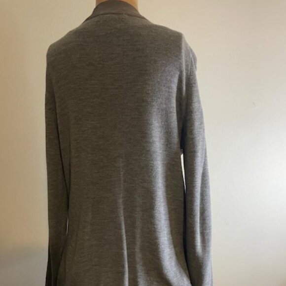 CARDIGAN -Banana Republic - Grey- Medium - Picture 4 of 4